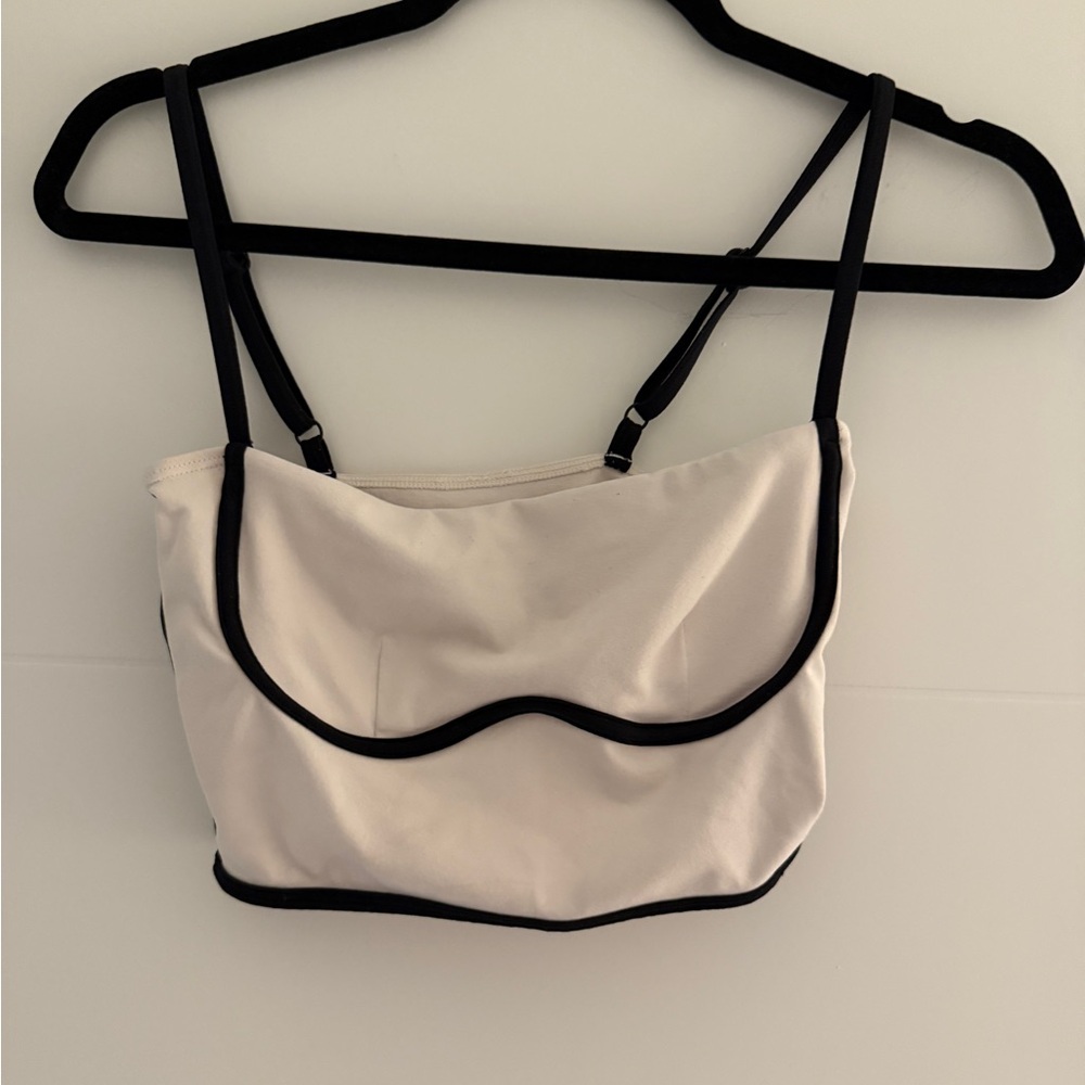 Alo contrast sports bra